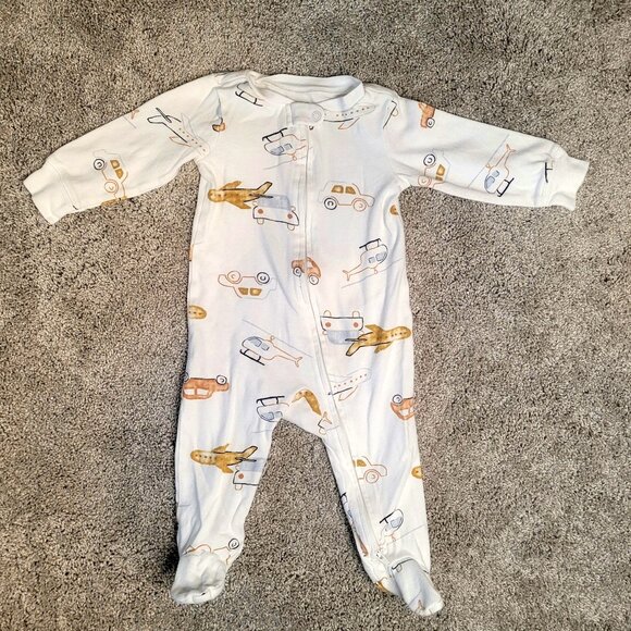 Like new! Carter’s Footed Pajamas- Size 6-9 Months - Picture 1 of 3